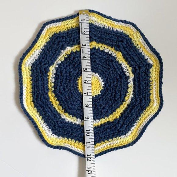 Crochet Trivet, Handmade Housewarming Gifts, Crochet Placemat Kitchen Decor - Picture 3 of 7